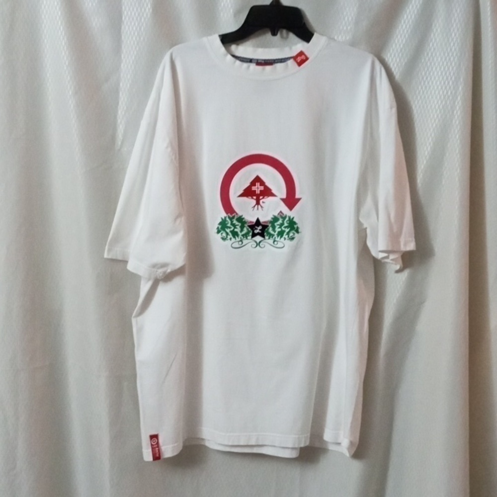 LRG T-shirt sz XXXXL White with Red Green Graphic design Pre-owned